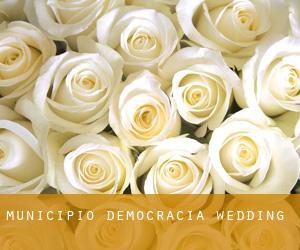 Municipio Democracia wedding